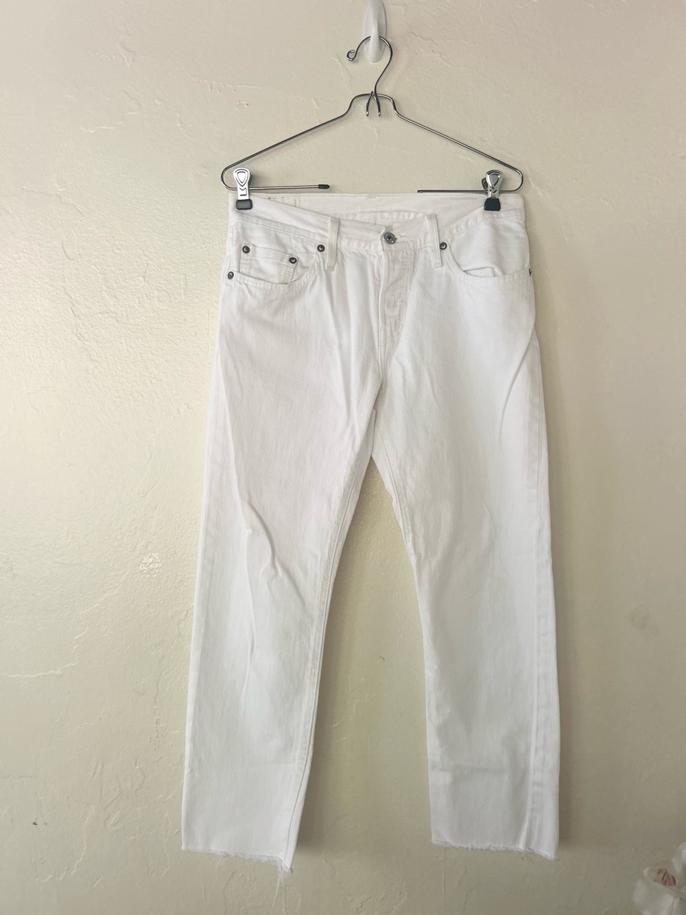 Levi’s 501s White Raw Hem Jeans Size 30